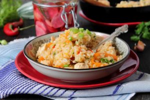 Остро-пряный рис на сковороде