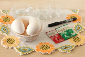 Как покрасить яйца на Пасху: «Арбузики»