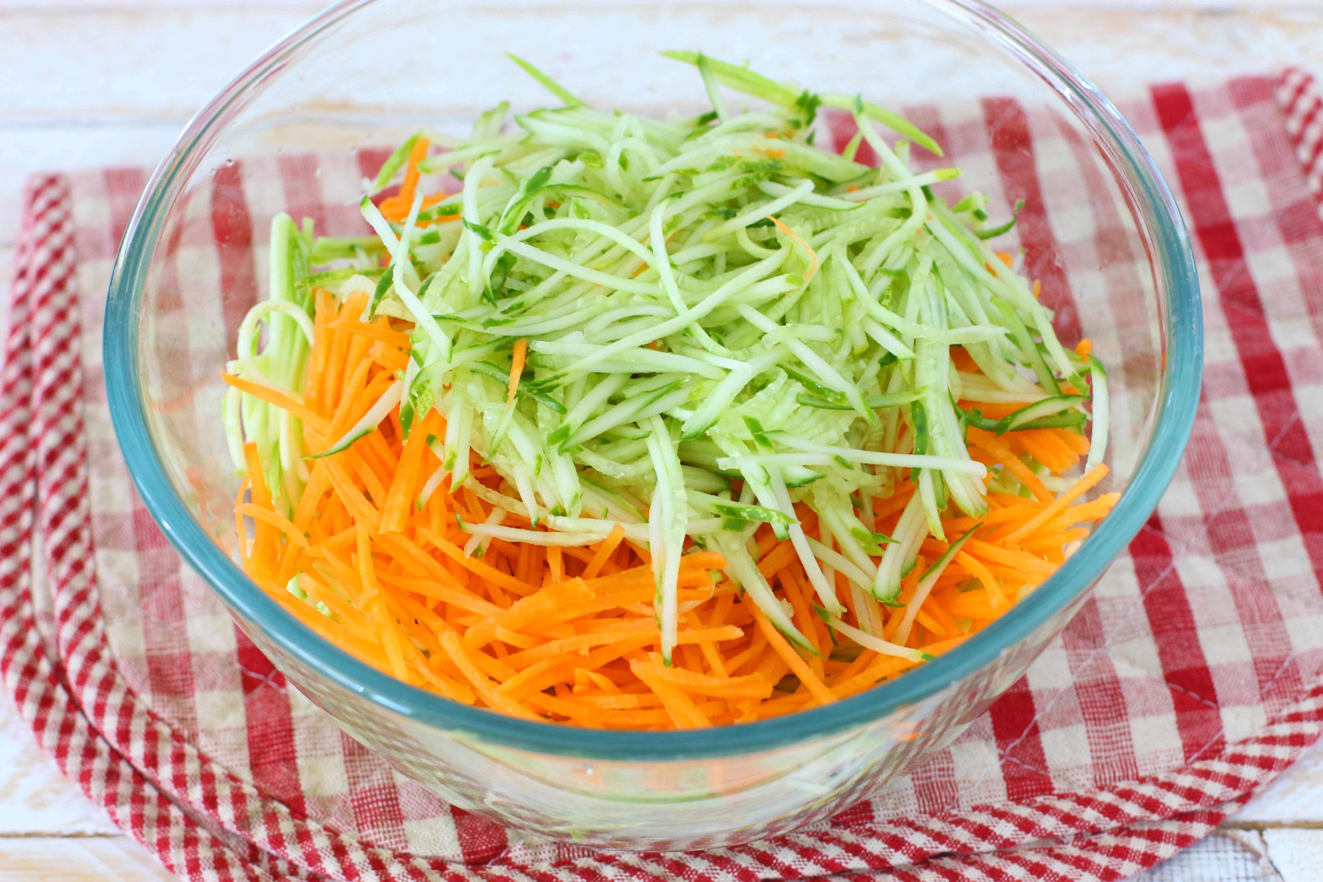 Салат из обжаренных кабачков и моркови
