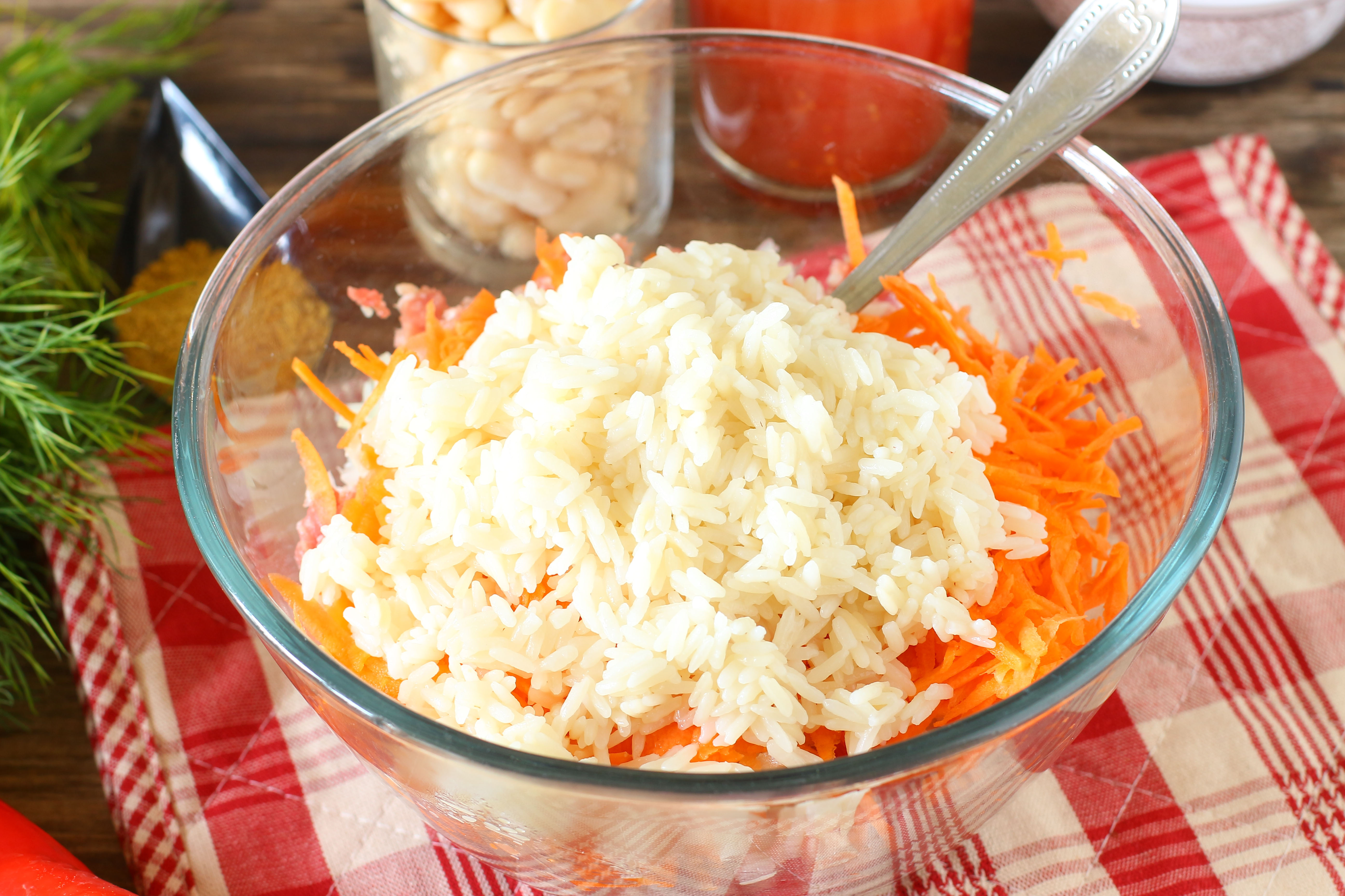 Тефтели с рисом морковью и луком