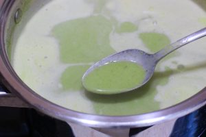 Сырный суп со шпинатом